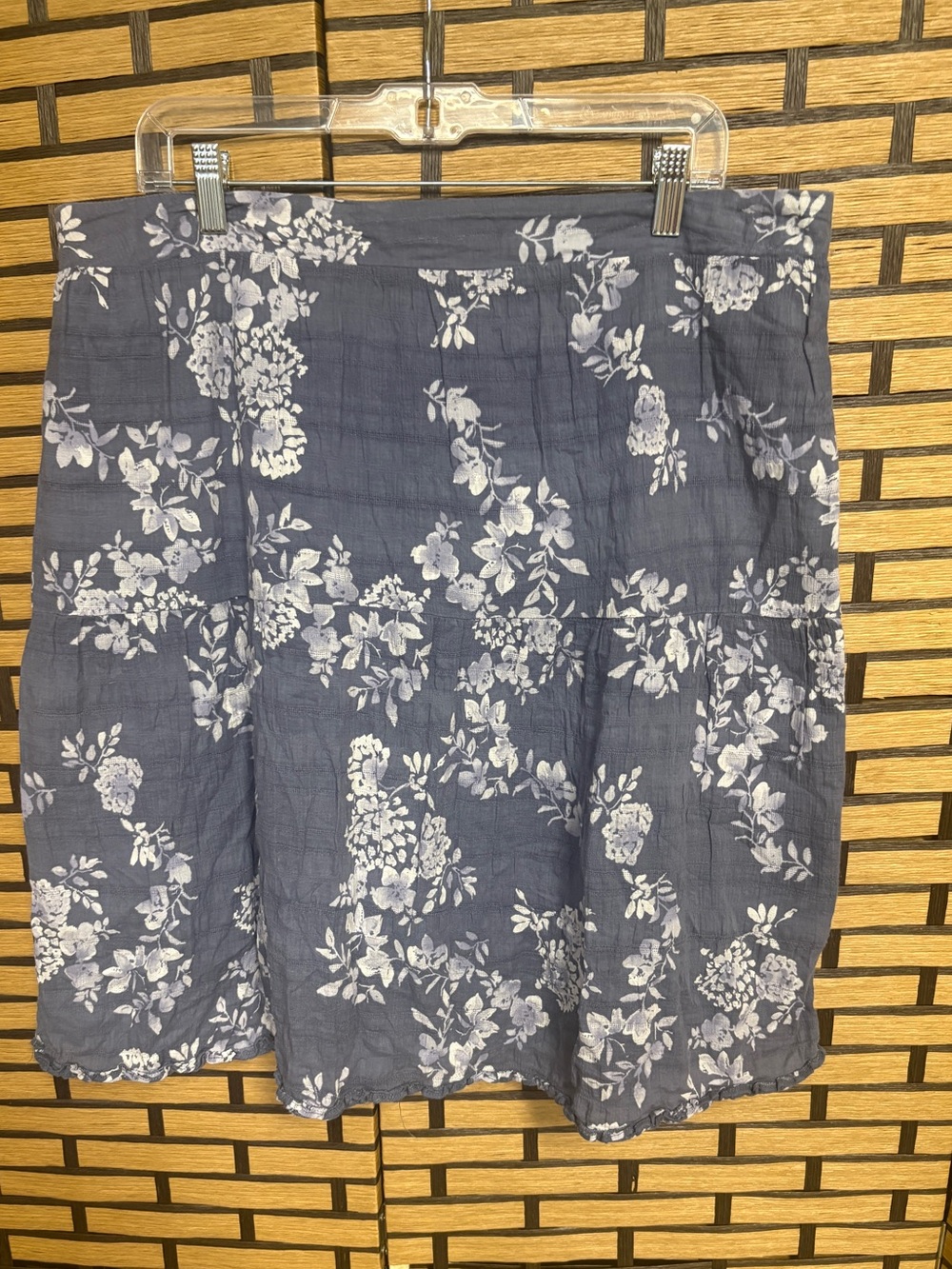 Downeast blue/gray floral skirt size xl